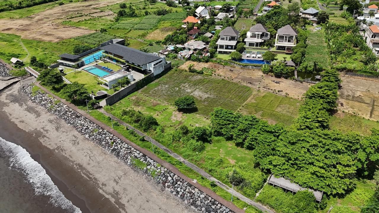 Tanah lost pantai padang galak sanur