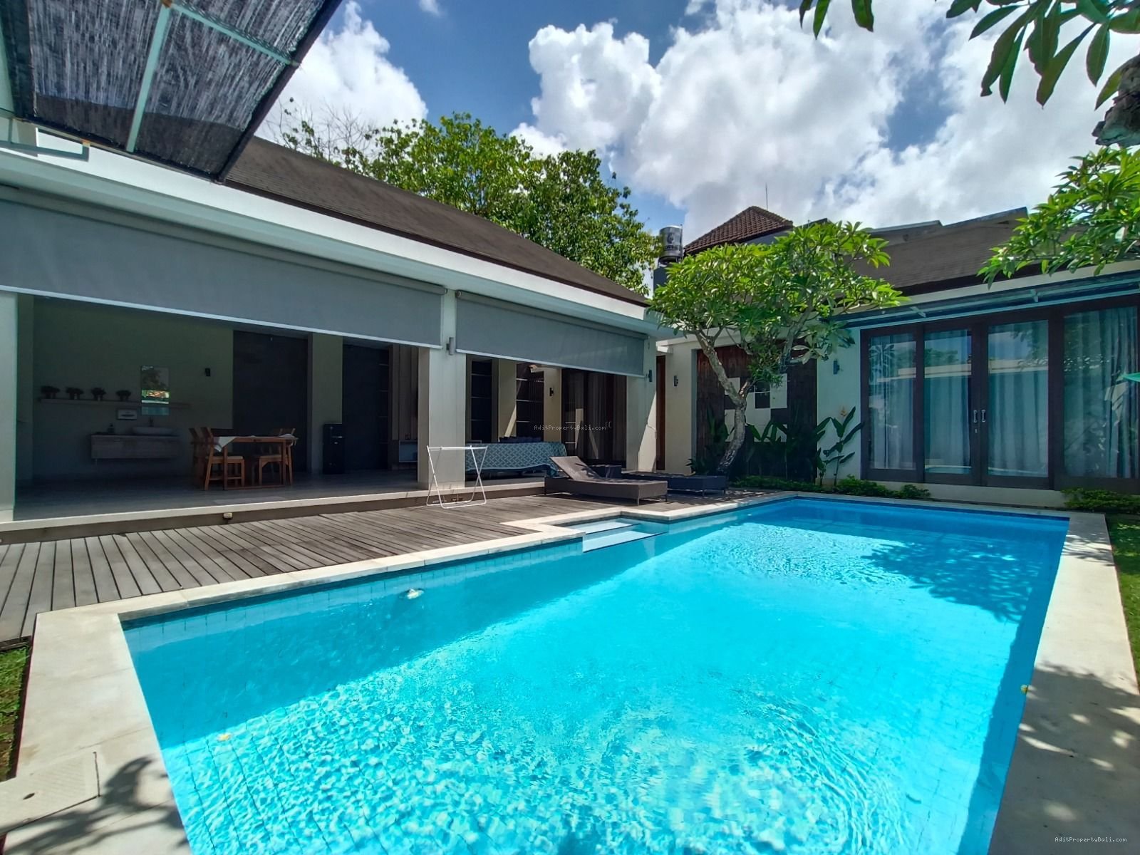 Villa gunung salak kerobokan