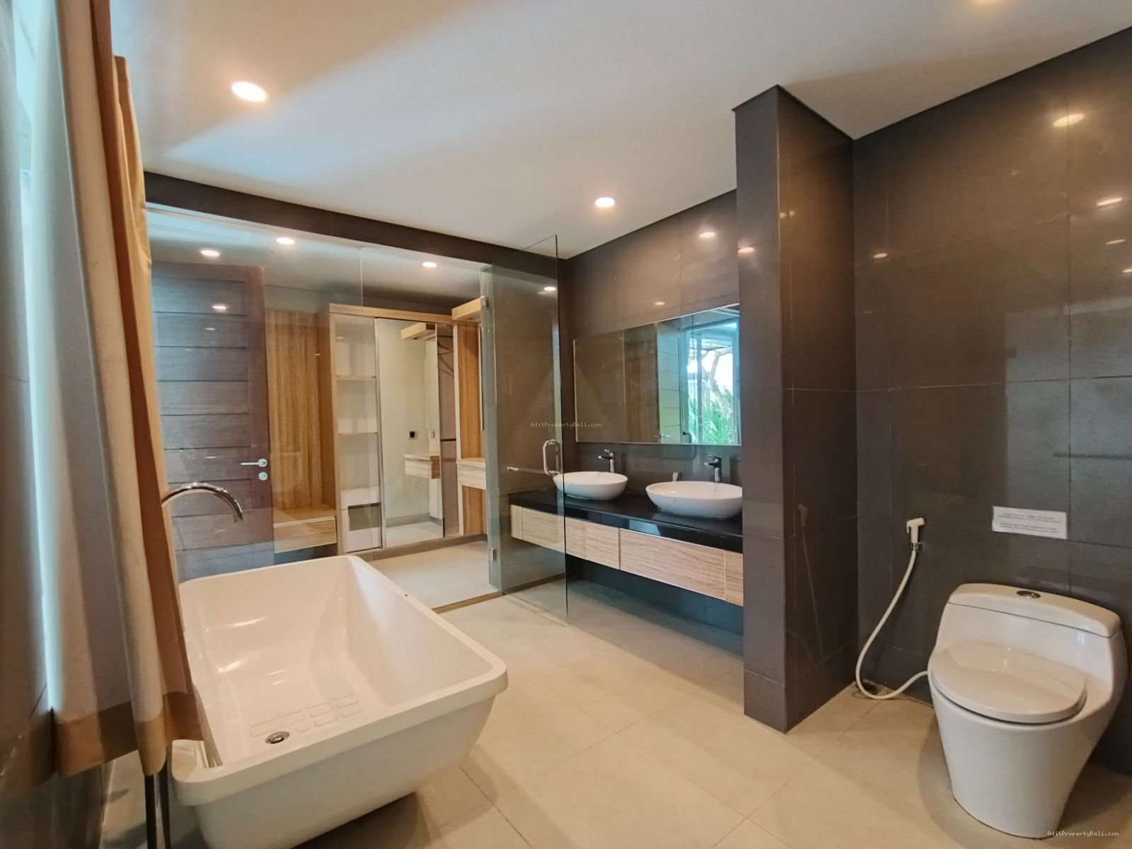 Villa gunung salak kerobokan