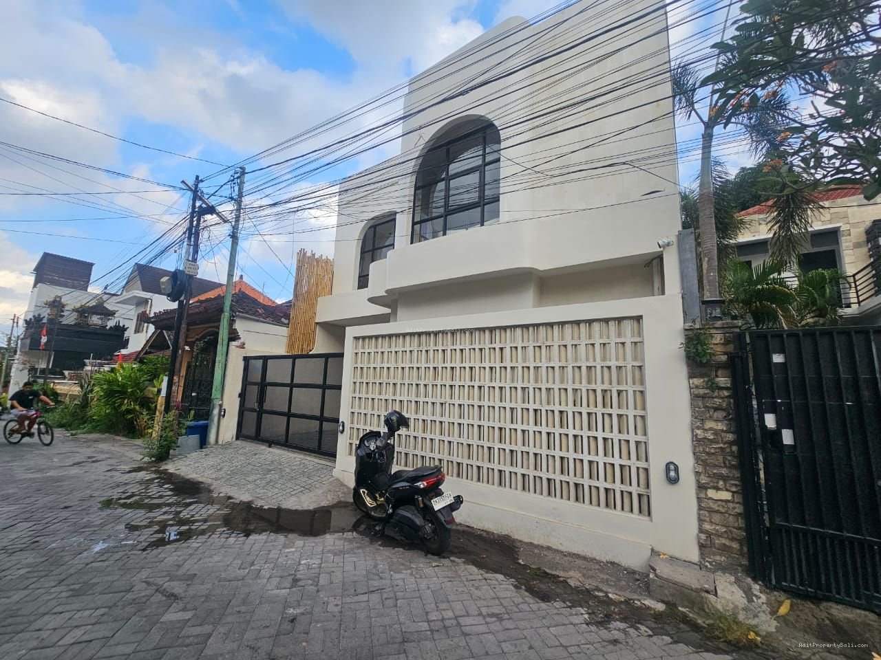 Brand New Villa Modern Mediteranian Semer Kerobokan Badung