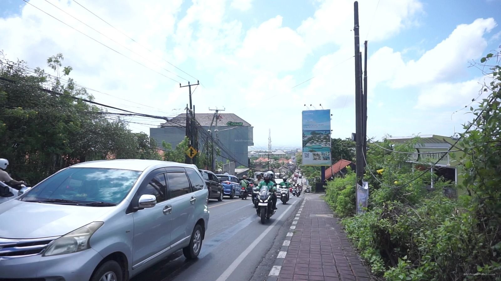 Tanah Raya Uluwatu Jimbaran Badung