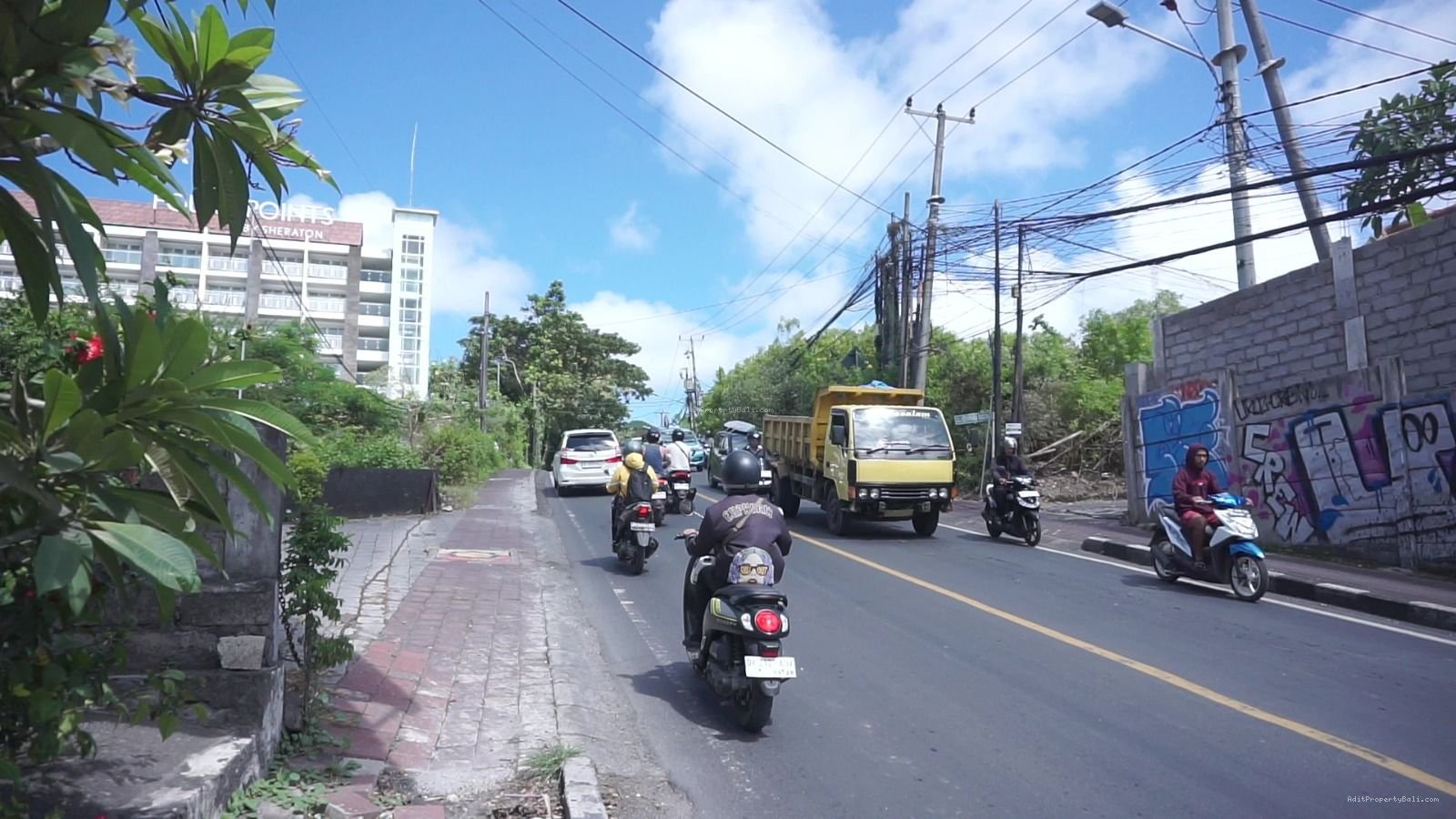 Tanah Raya Uluwatu Jimbaran Badung