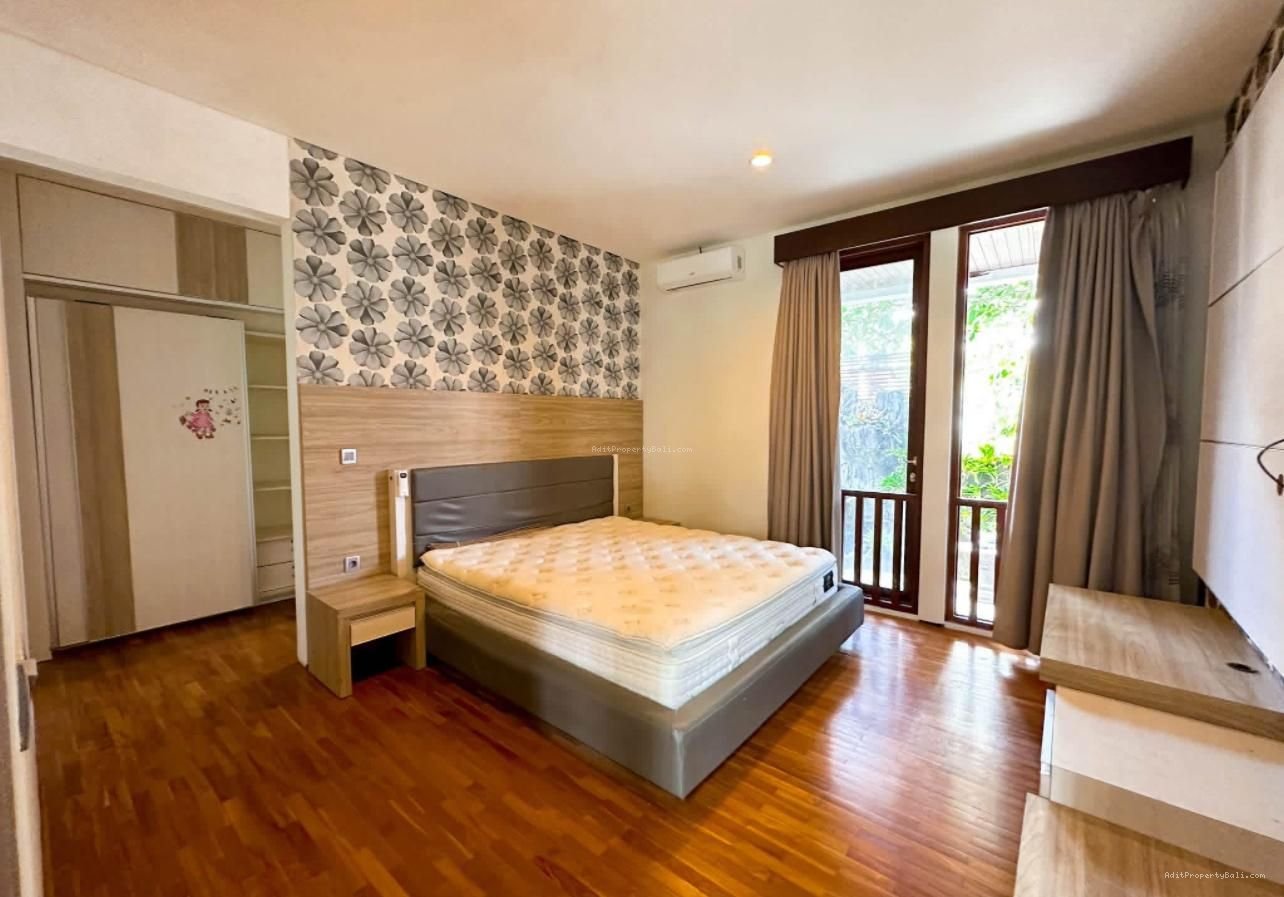 Rumah Kebo Iwa Denpasar Barat Bali