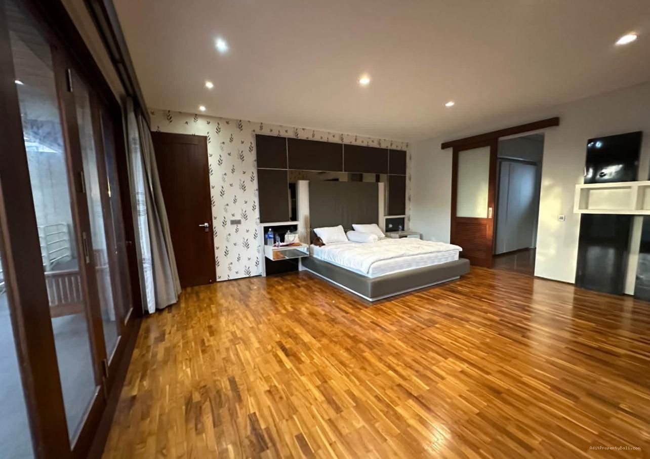 Rumah Kebo Iwa Denpasar Barat Bali