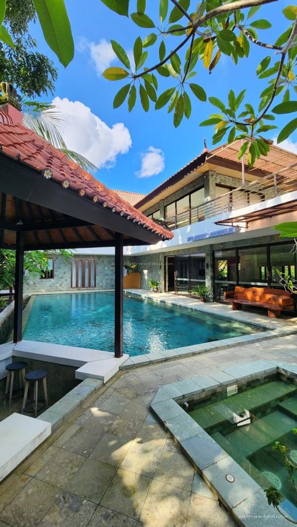 Villa Modern Balinese Style Jimbaran Badung