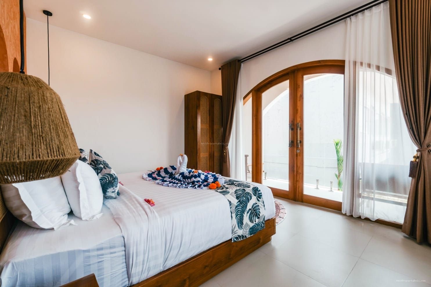 Brand New Villa Gunung Salak Kerobokan Badung