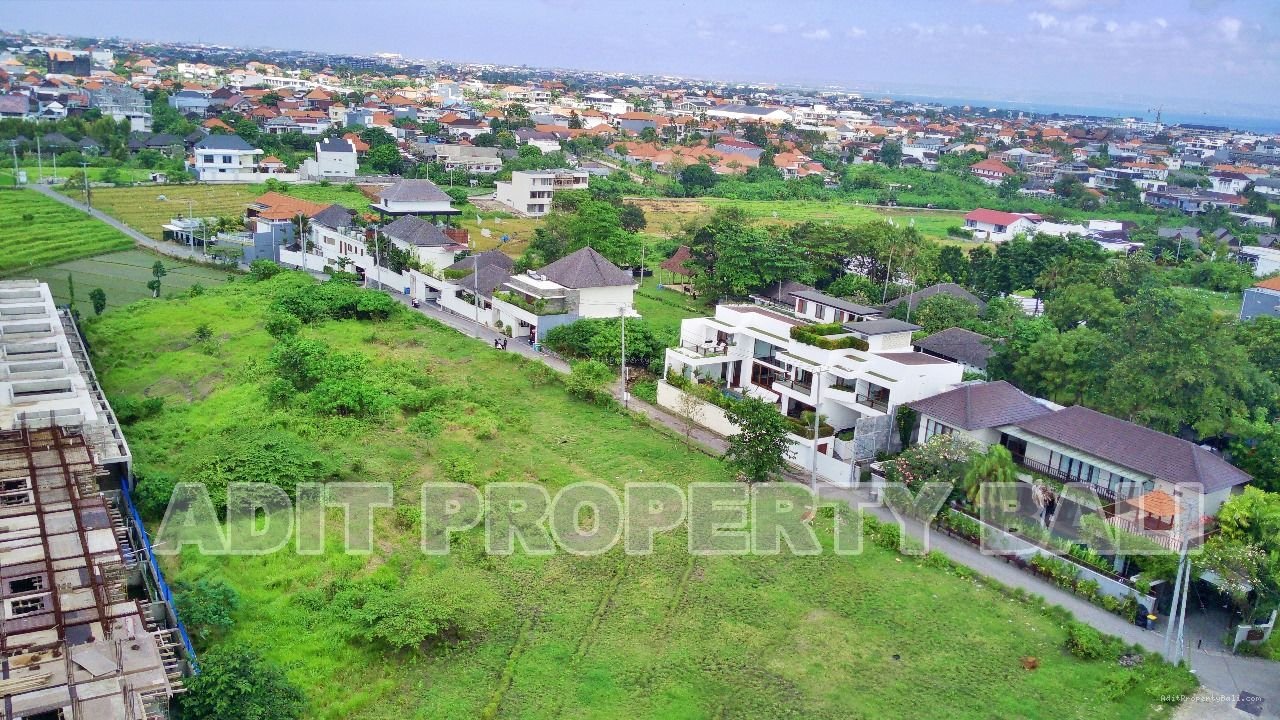 Tanah pantai batubolong canggu