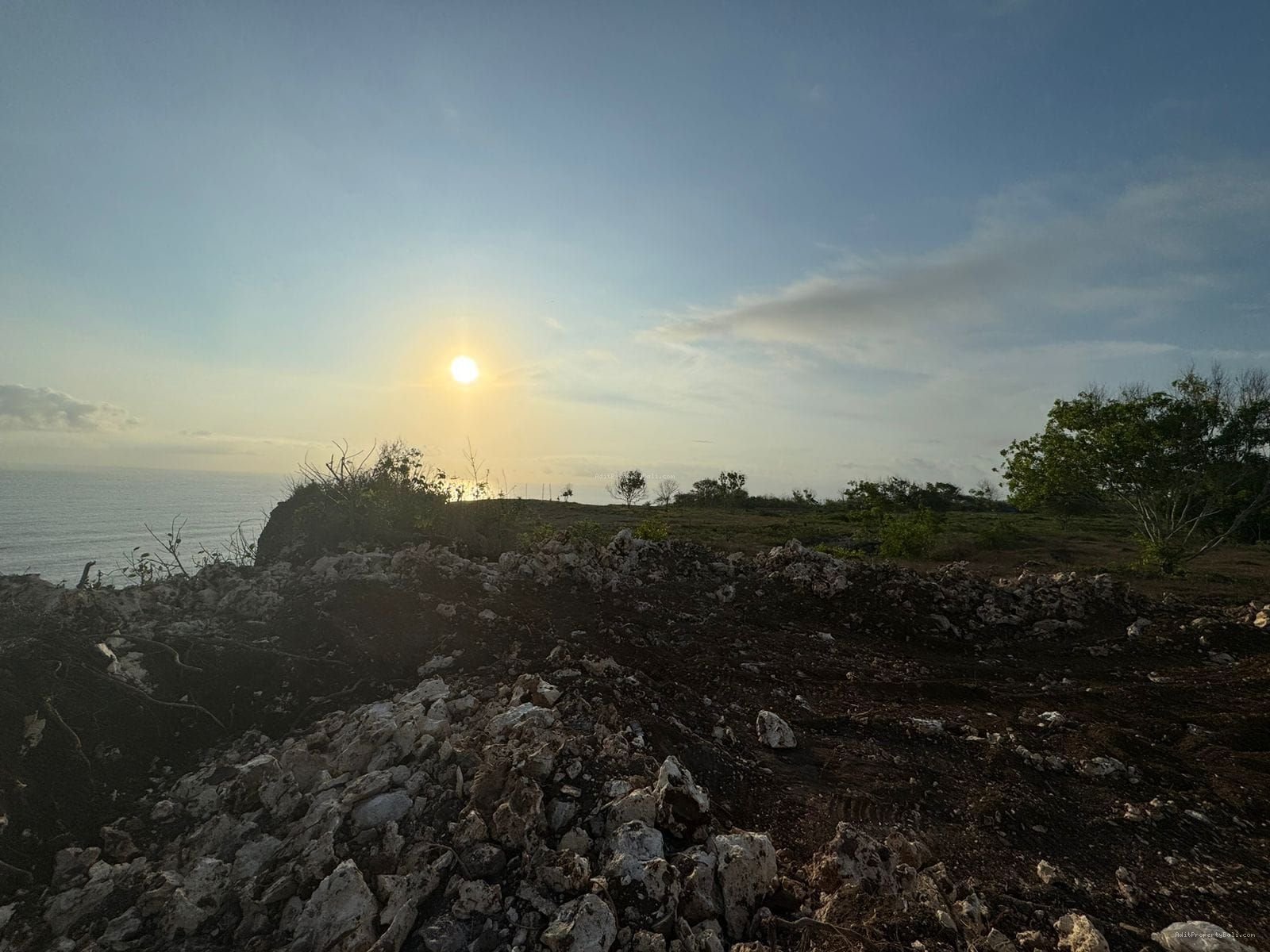 Tanah tebing uluwatu jimbaran