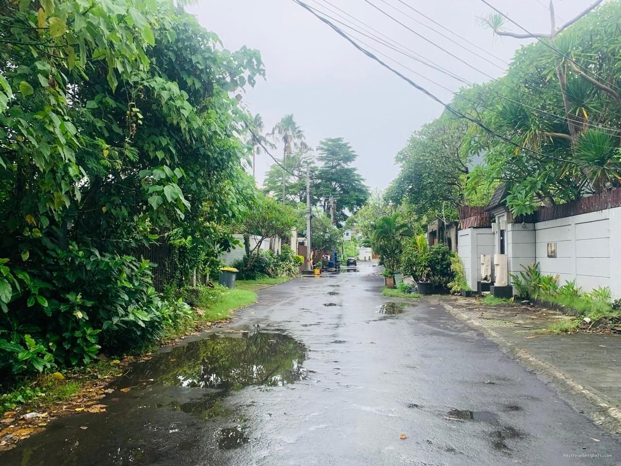 Tanah Dewi saraswati seminyak
