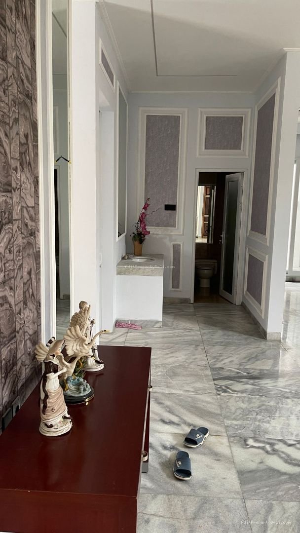 Rumah Mewah Gatot Subroto Tengah Denpasar