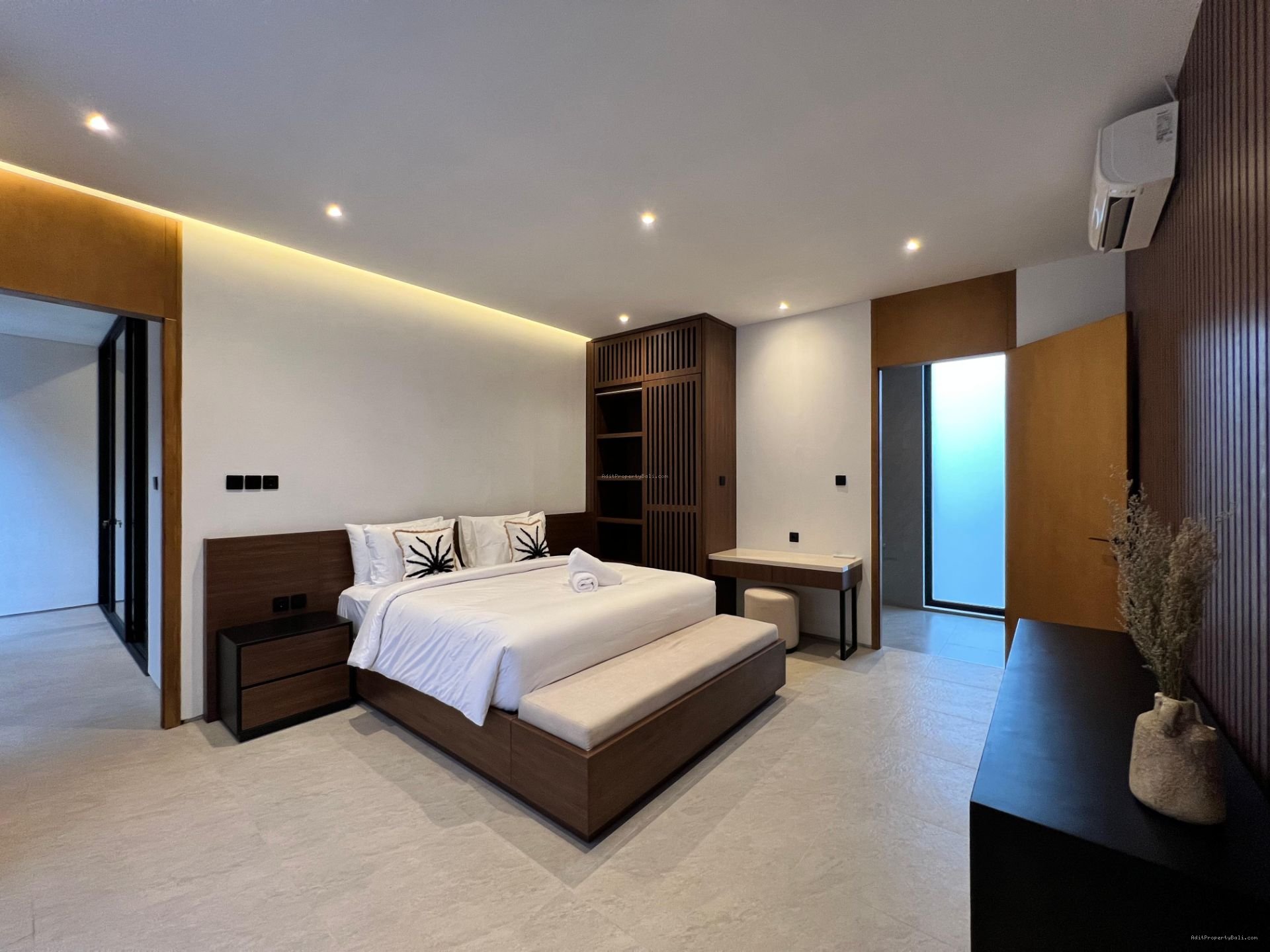 Brand New Villa Modern Tropical Berawa Canggu Badung