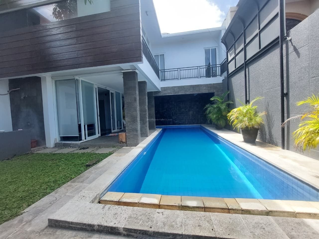 Villa Minimalis Gunung Salak Kerobokan Badung