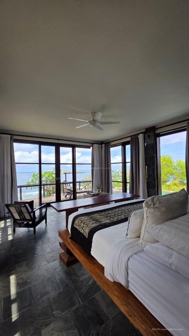 Villa Cliff Edge Ocean View Pandawa Badung