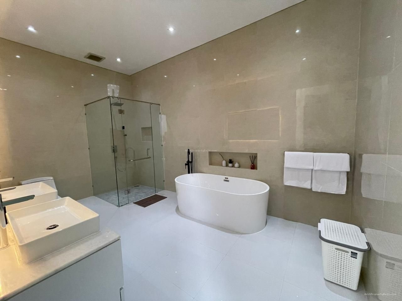 Brand New Villa Luxury Modern Berawa Canggu Badung