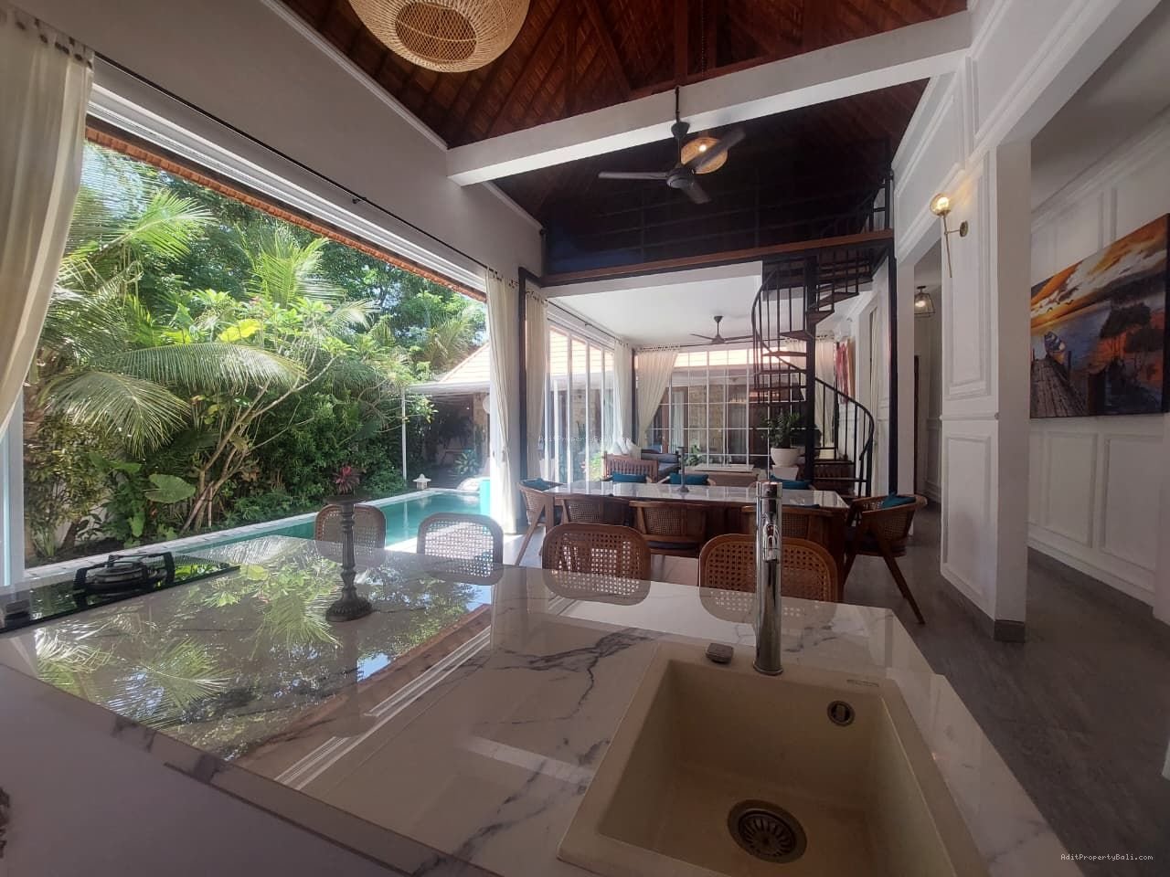 Villa Luxury Bumbak Umalas Kerobokan Badung