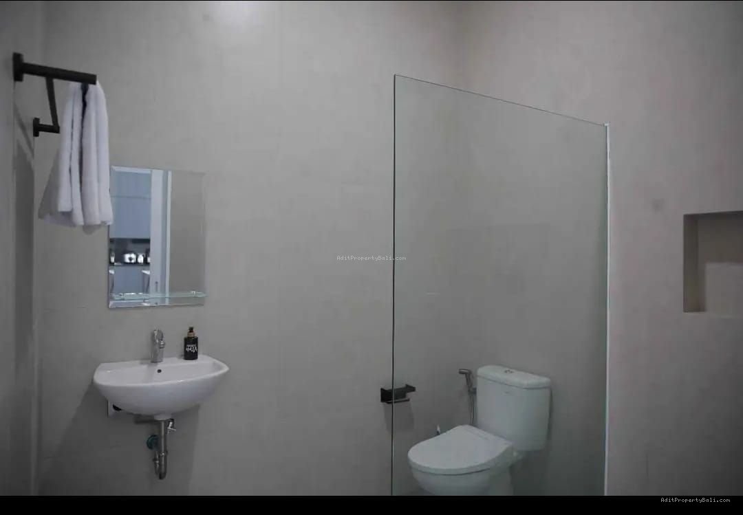 Villa Modern Raya Canggu Badung