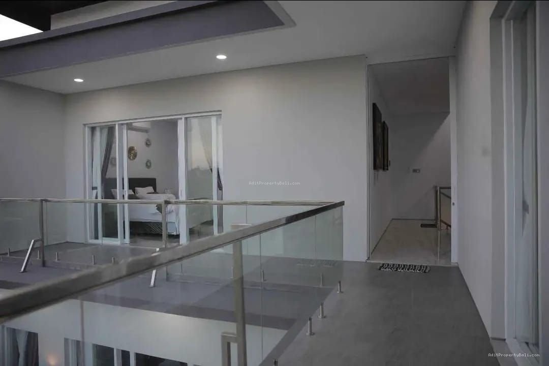 Villa Modern Raya Canggu Badung