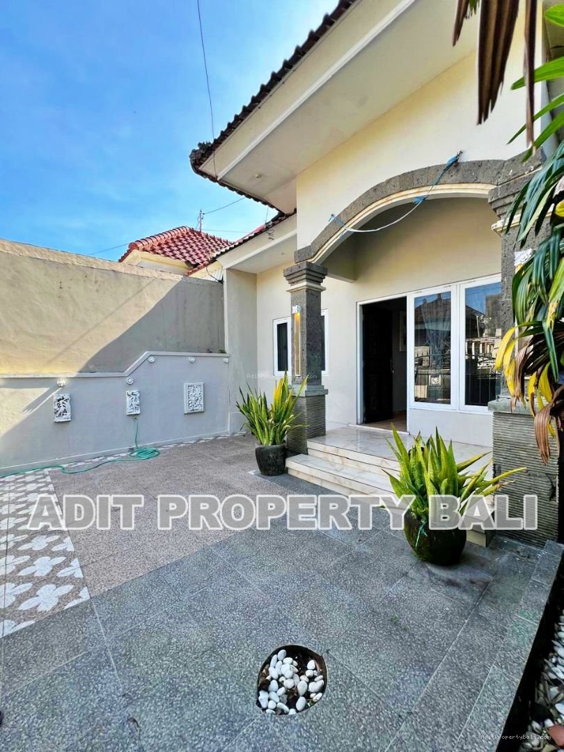 Rumah Taman Sari Kerobokan Badung