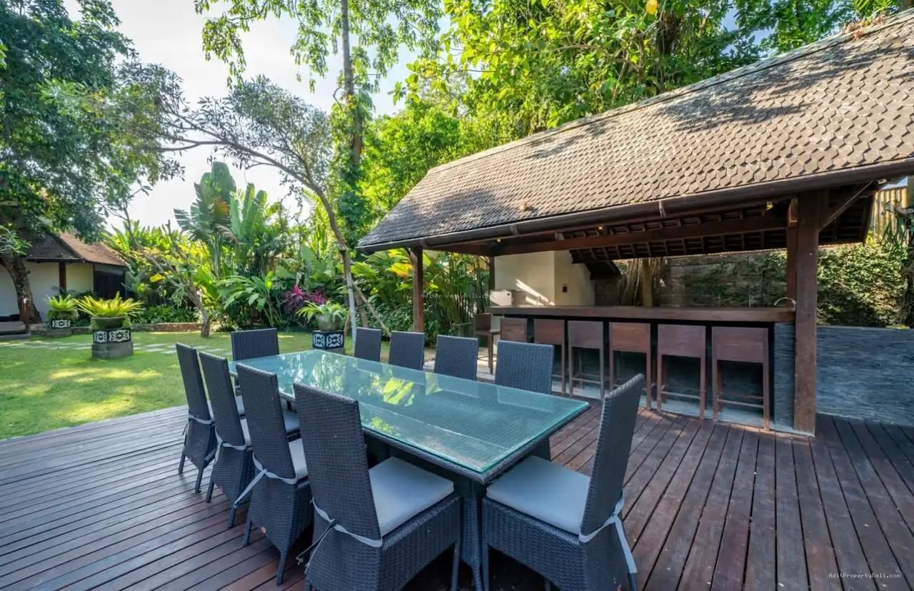 Villa raya canggu bali