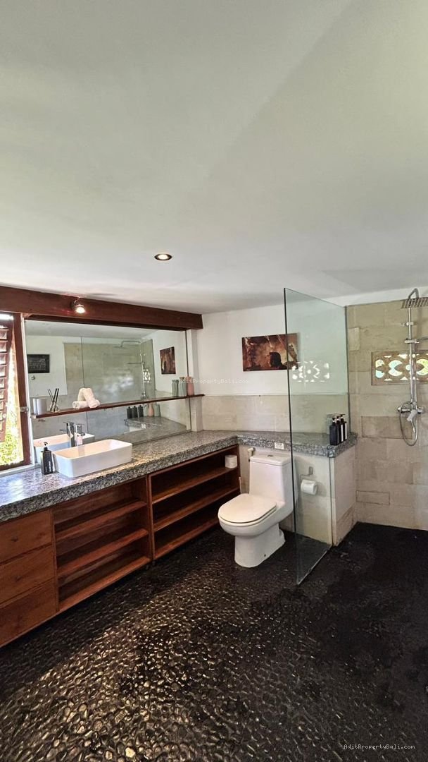 Villa pantai pererenan canggu