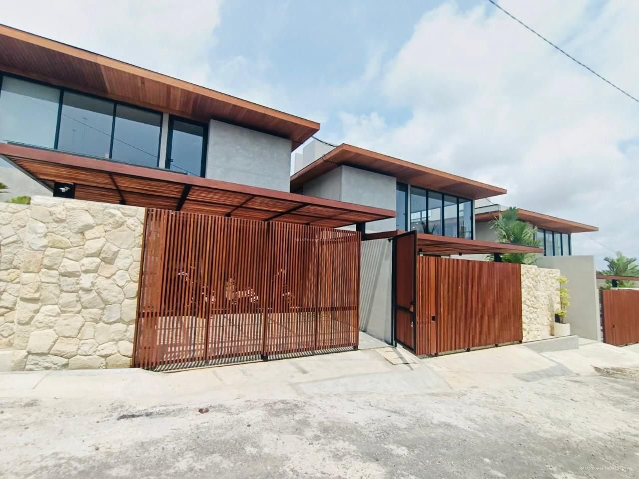 Villa modern tropical tumbak bayuh mengwi