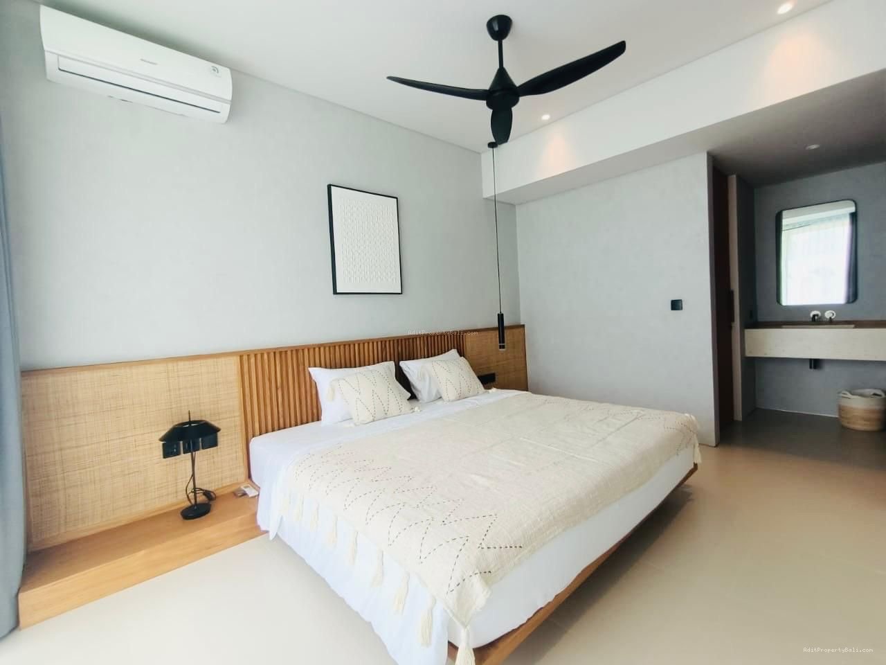 Villa modern tropical tumbak bayuh mengwi