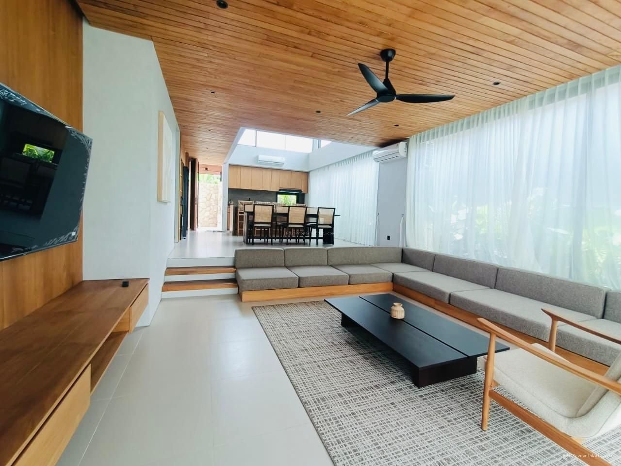 Villa modern tropical tumbak bayuh mengwi