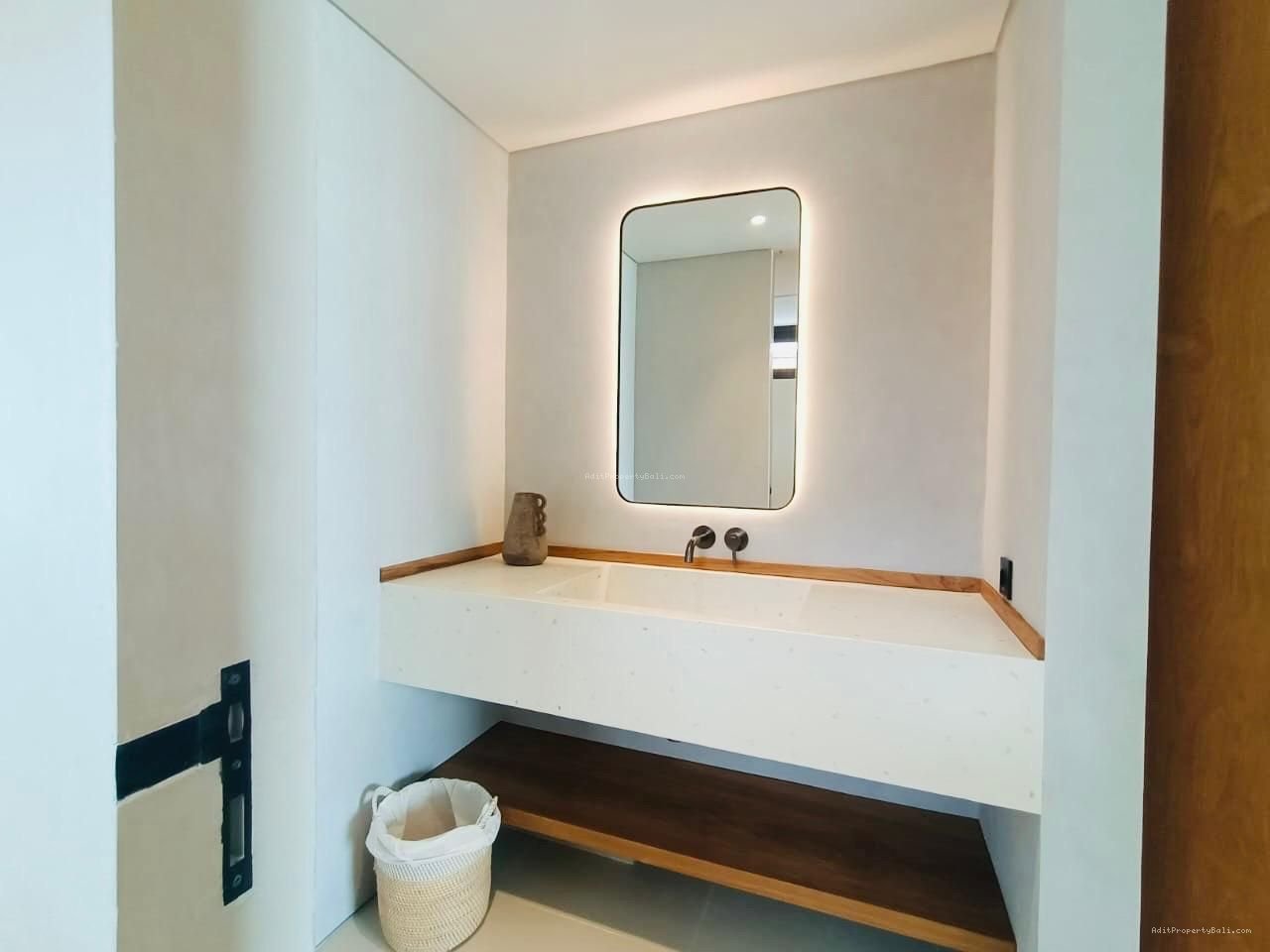 Villa modern tropical tumbak bayuh mengwi