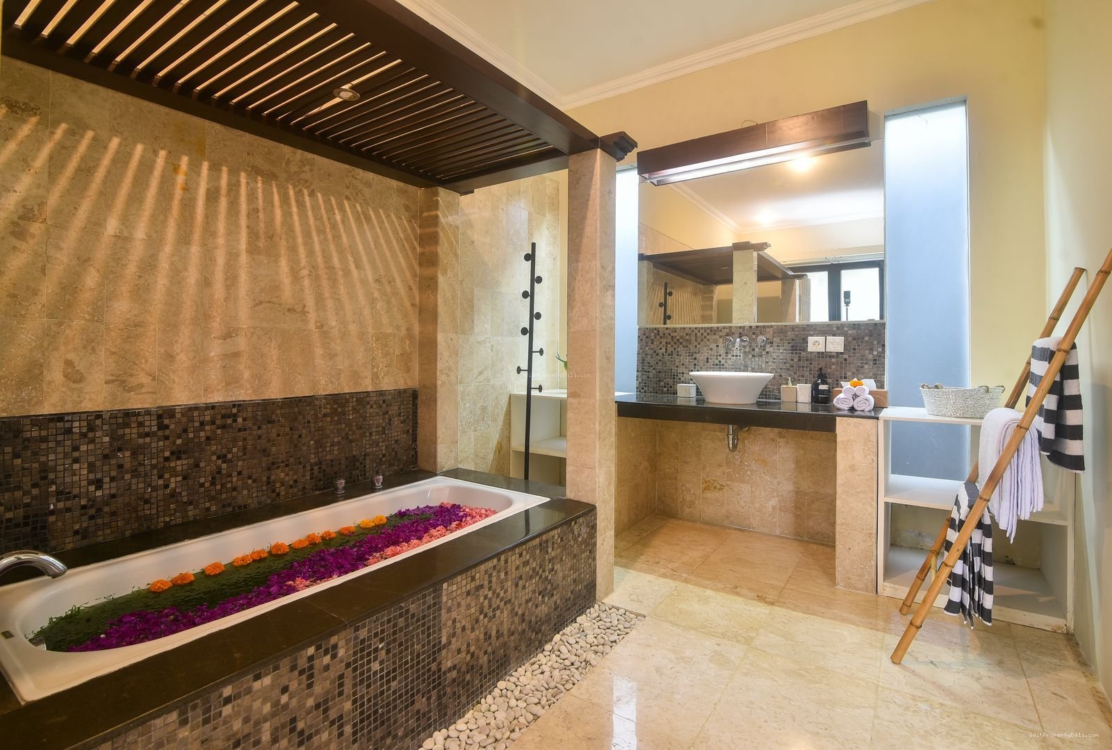 Villa Umalas Kerobokan Kuta Utara Badung Bali