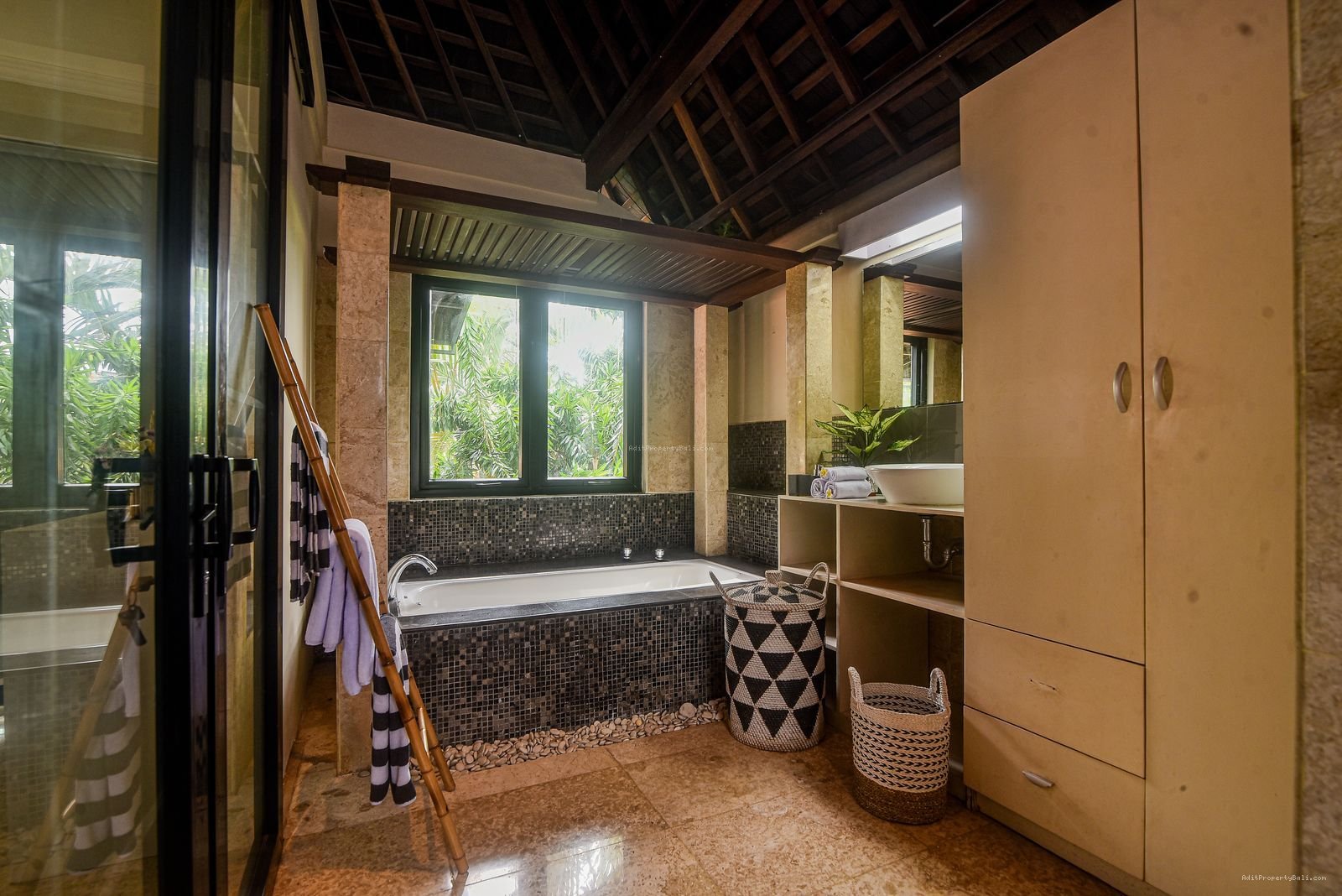 Villa Umalas Kerobokan Kuta Utara Badung Bali