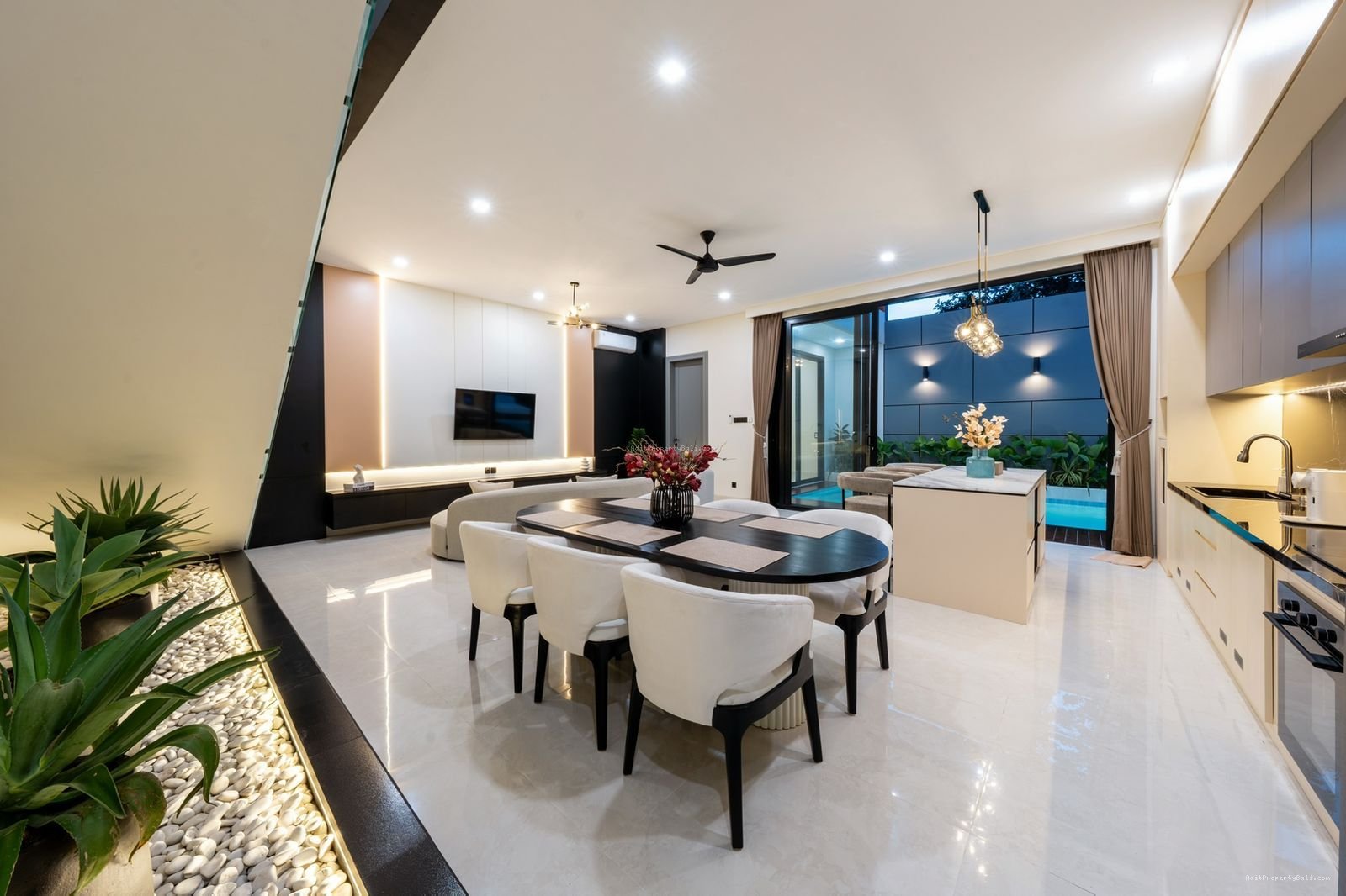 Villa Mewah Modern Minimalis Berawa Canggu Bali
