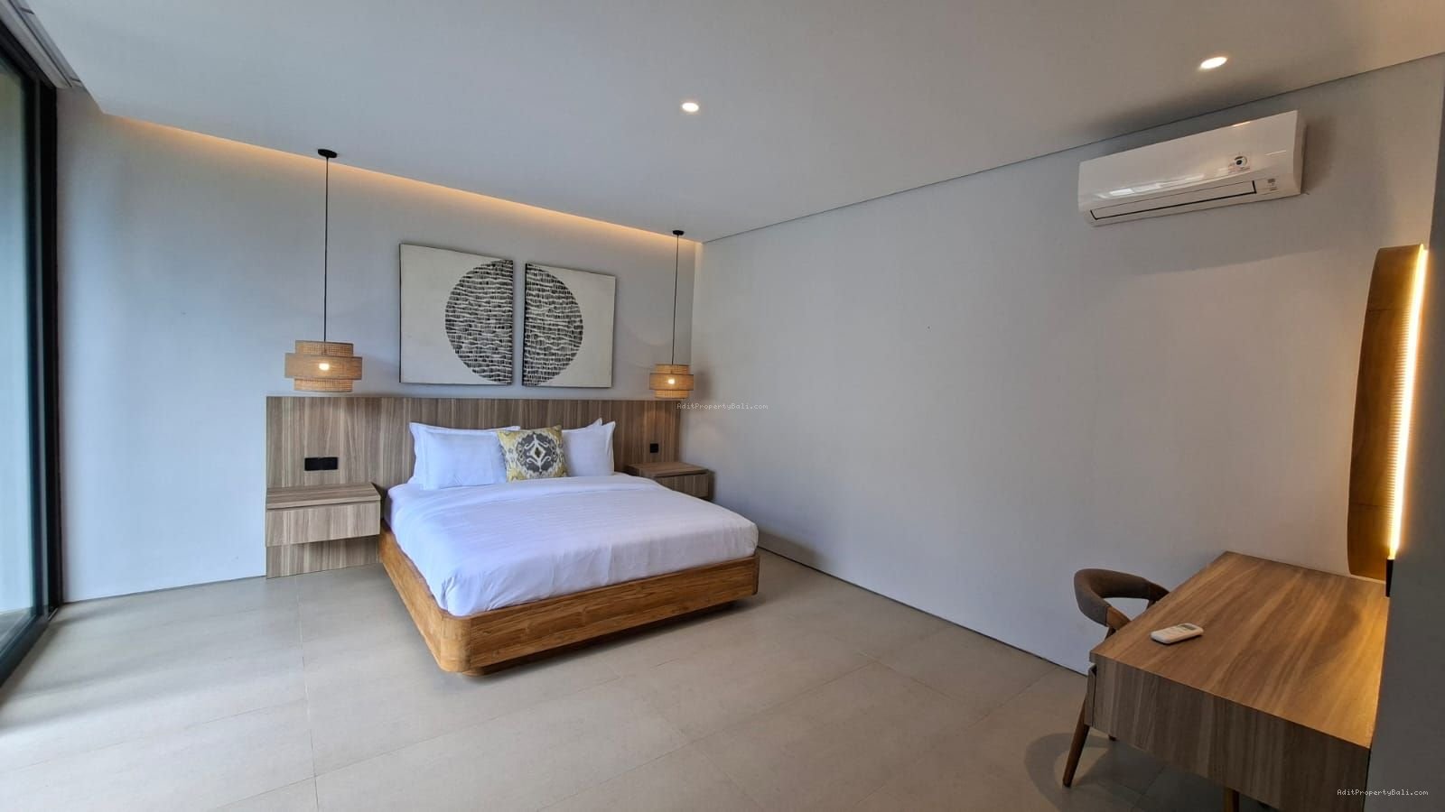 Villa baru Bale mansion kuta bali