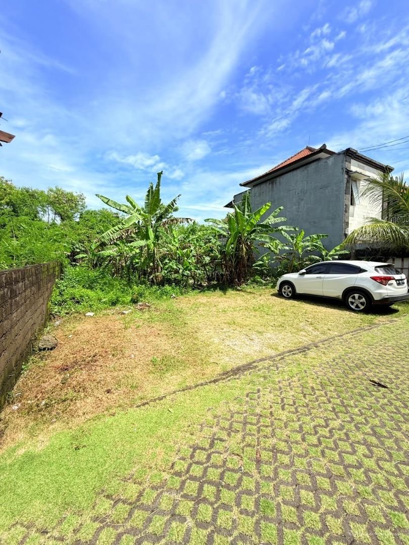 Tanah Uluwatu Jimbaran Badung Bali