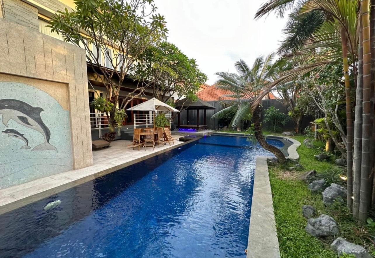 Rumah modern kebo iwa gatot subroto bali