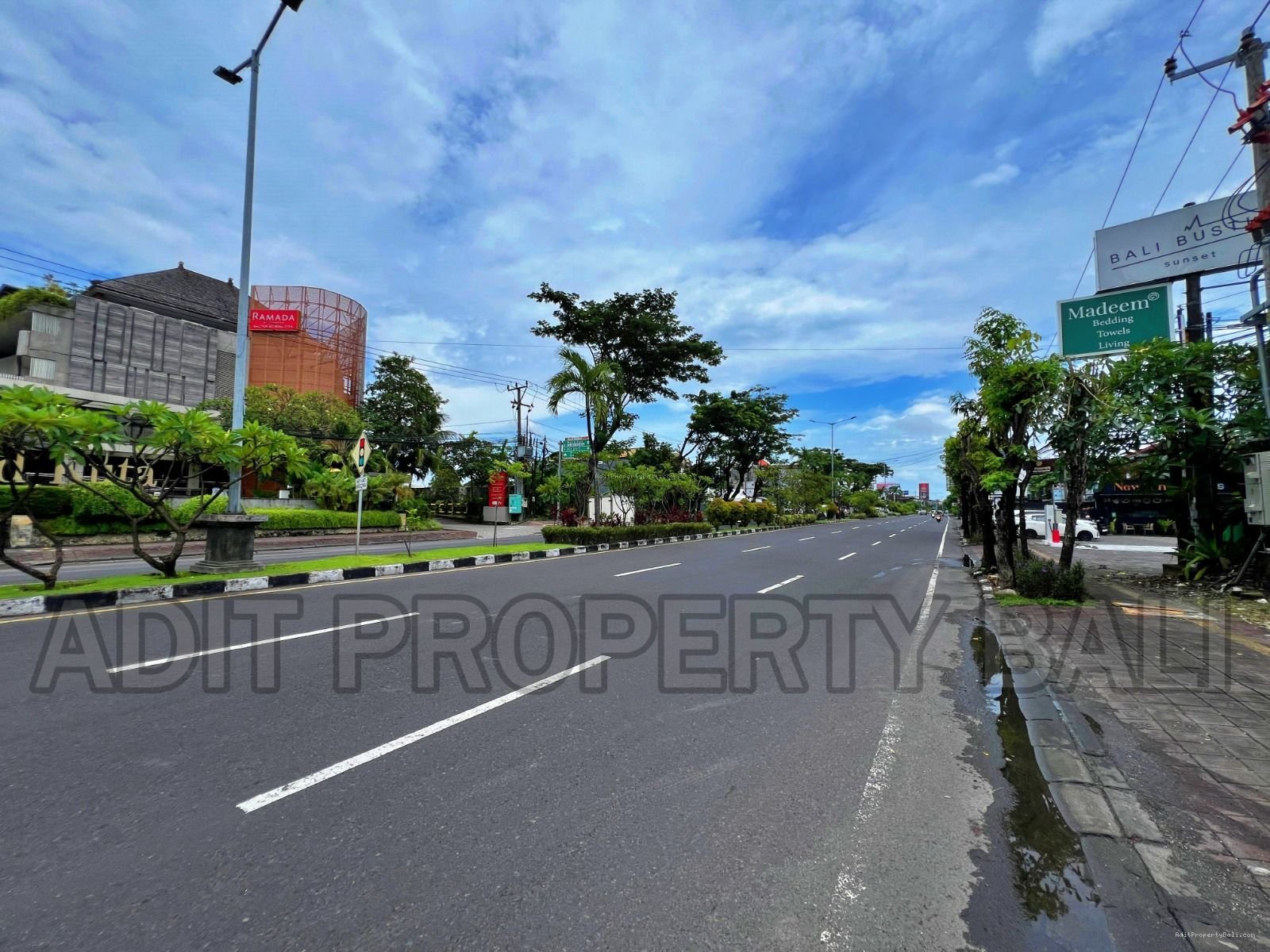Tanah Raya Sunset Road Seminyak badung