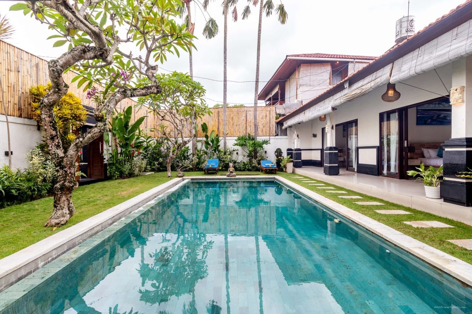 Villa Tumbak Bayuh Pererenan Badung Bali