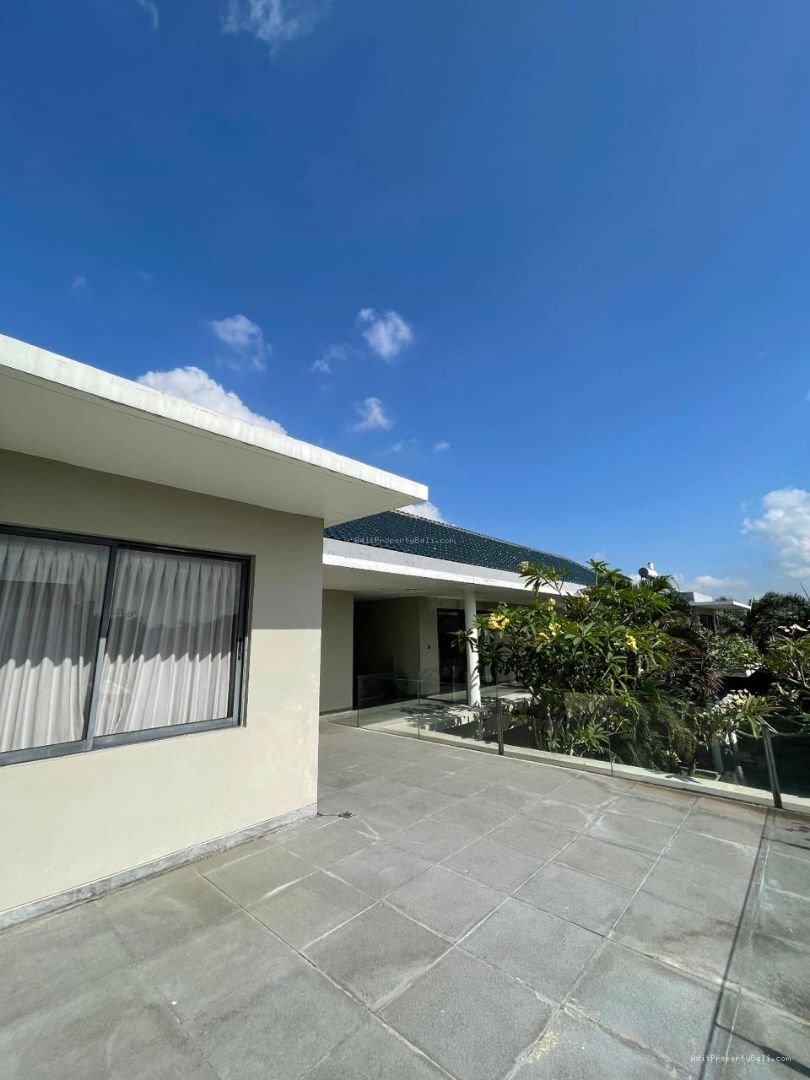 Villa Griya Mas Tumbak Bayuh Canggu Badung