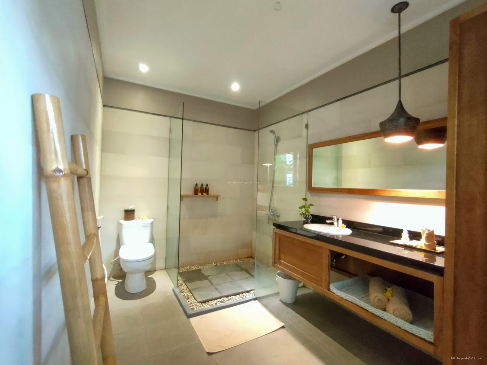 Villa Pantai Petitenget Seminyak Kuta Utara Badung