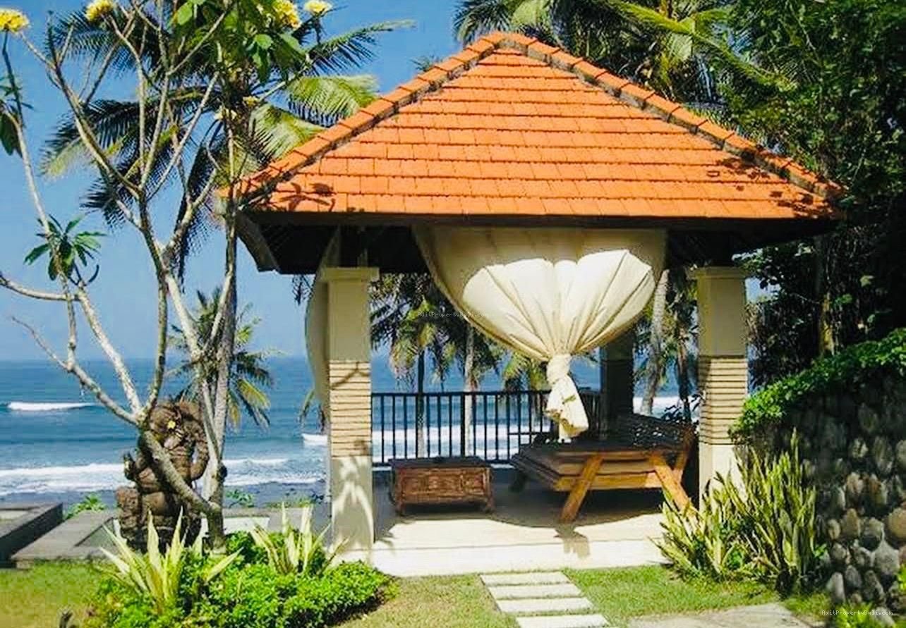 Villa beach front pantai bonian tabanan