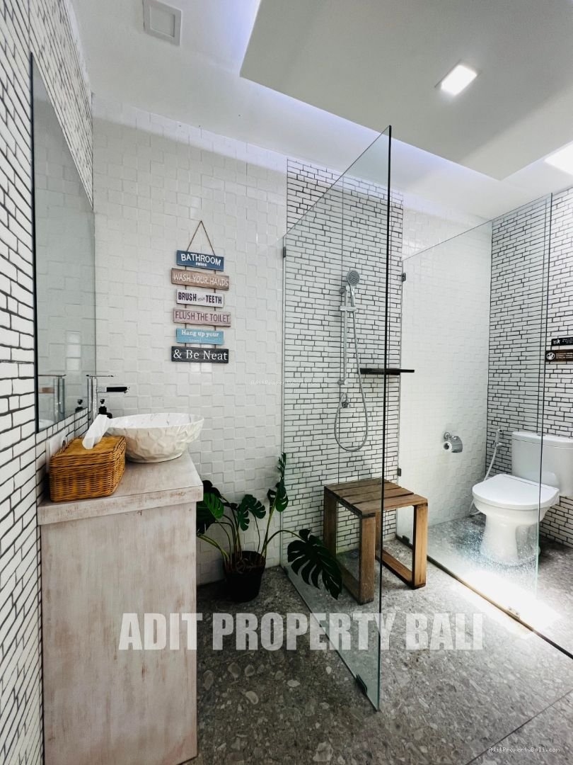 Villa modern bumbak umalas bali