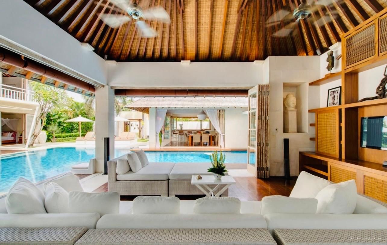 Villa Kayu Aya Seminyak Bali