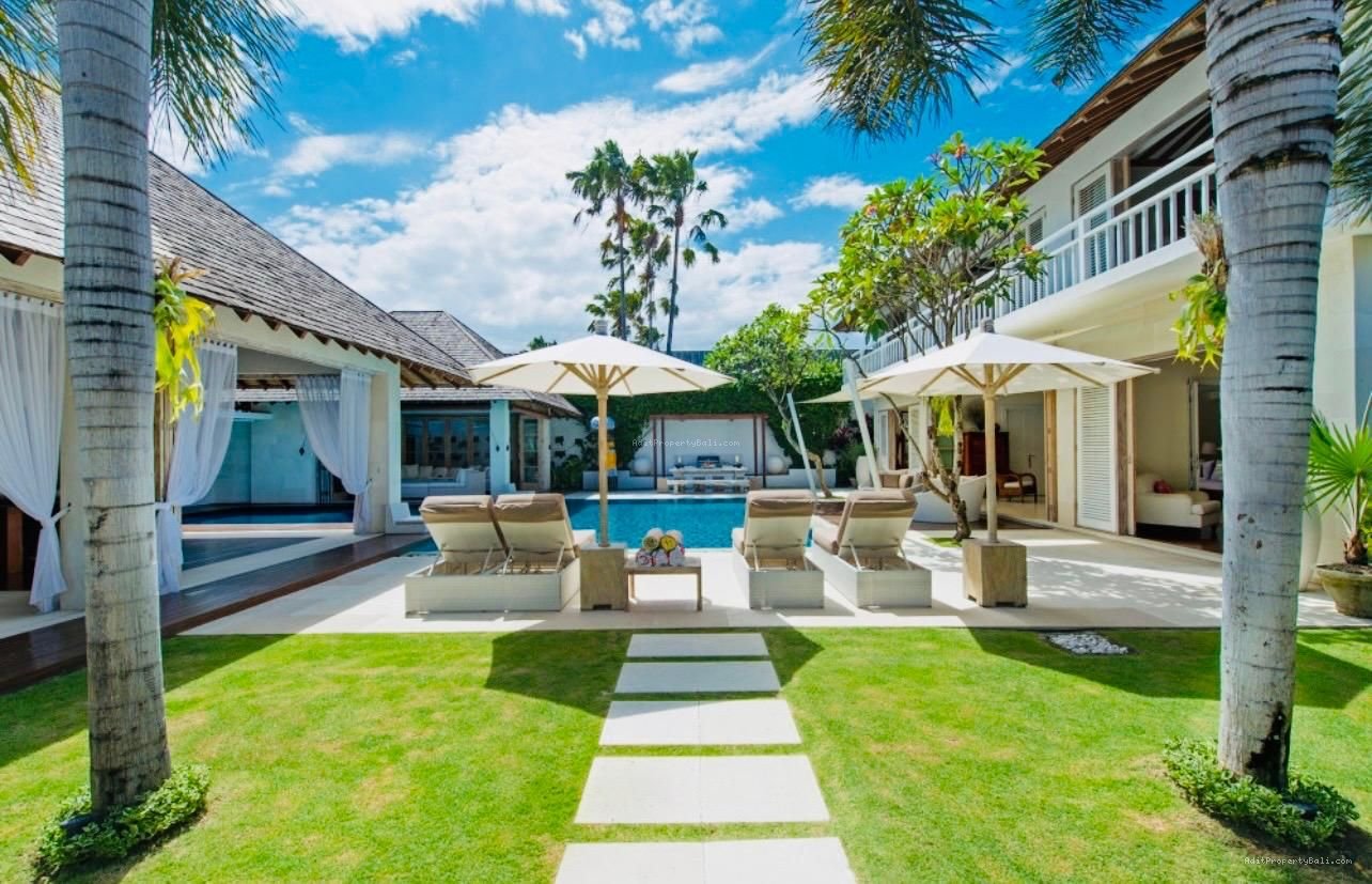 Villa Kayu Aya Seminyak Bali