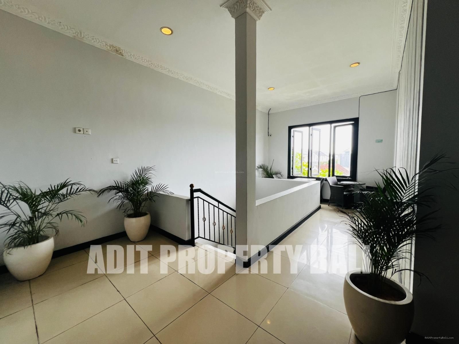 Kost Elit Gelogor Carik Denpasar