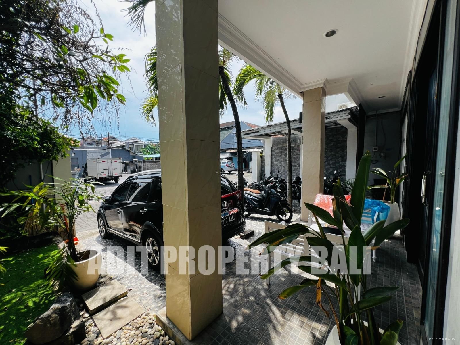 Kost Elit Gelogor Carik Denpasar