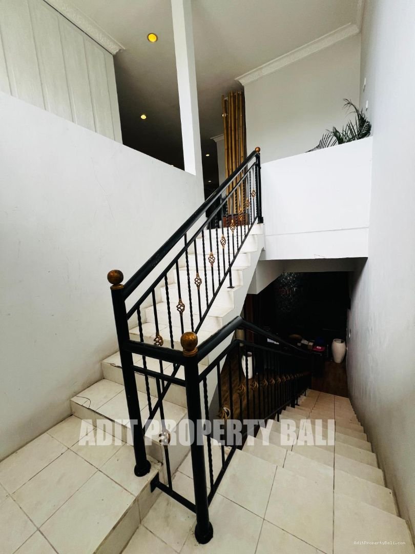 Kost Elit Gelogor Carik Denpasar
