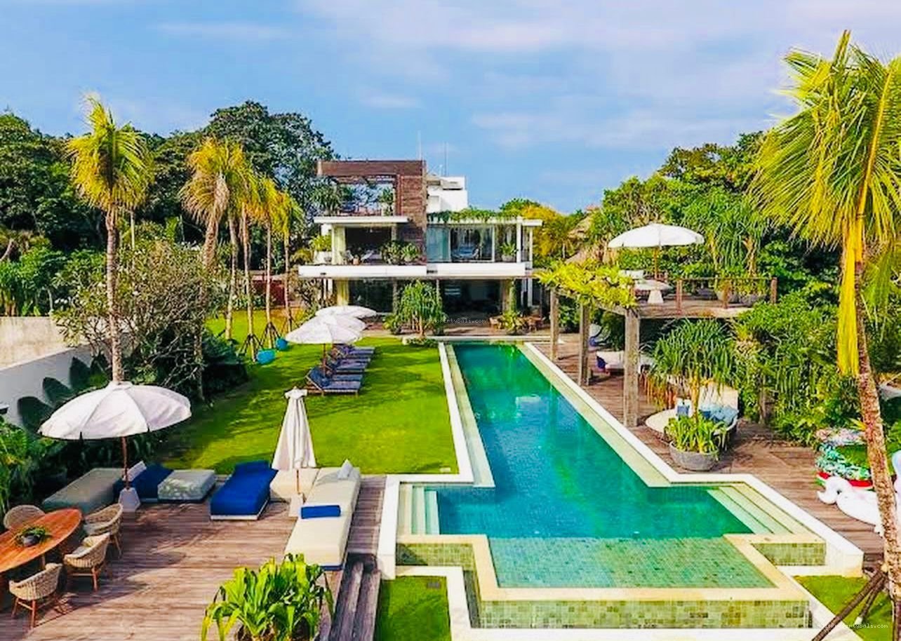 Villa luxury pantai seminyak bali