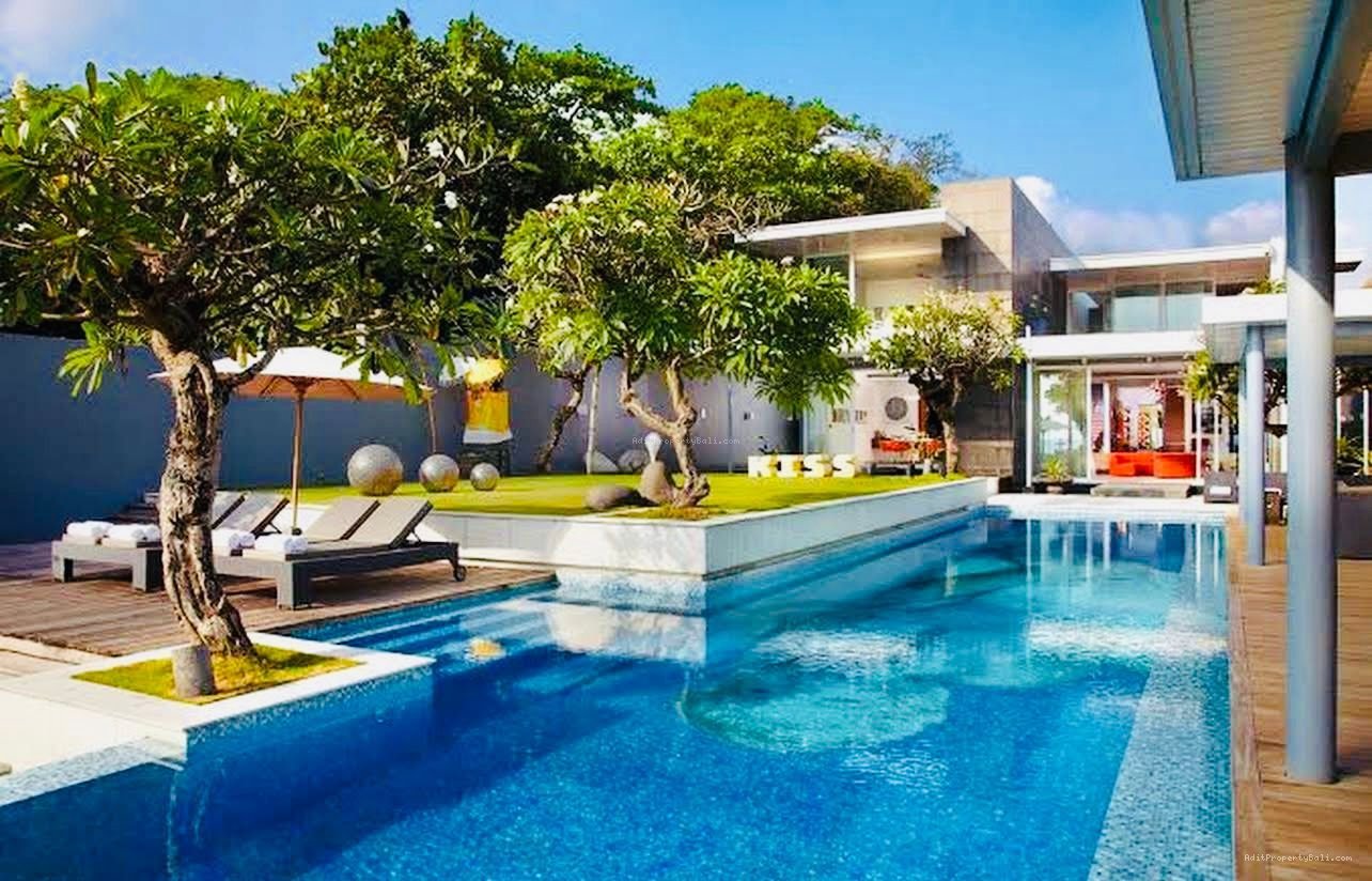 Villa luxury pantai seminyak bali