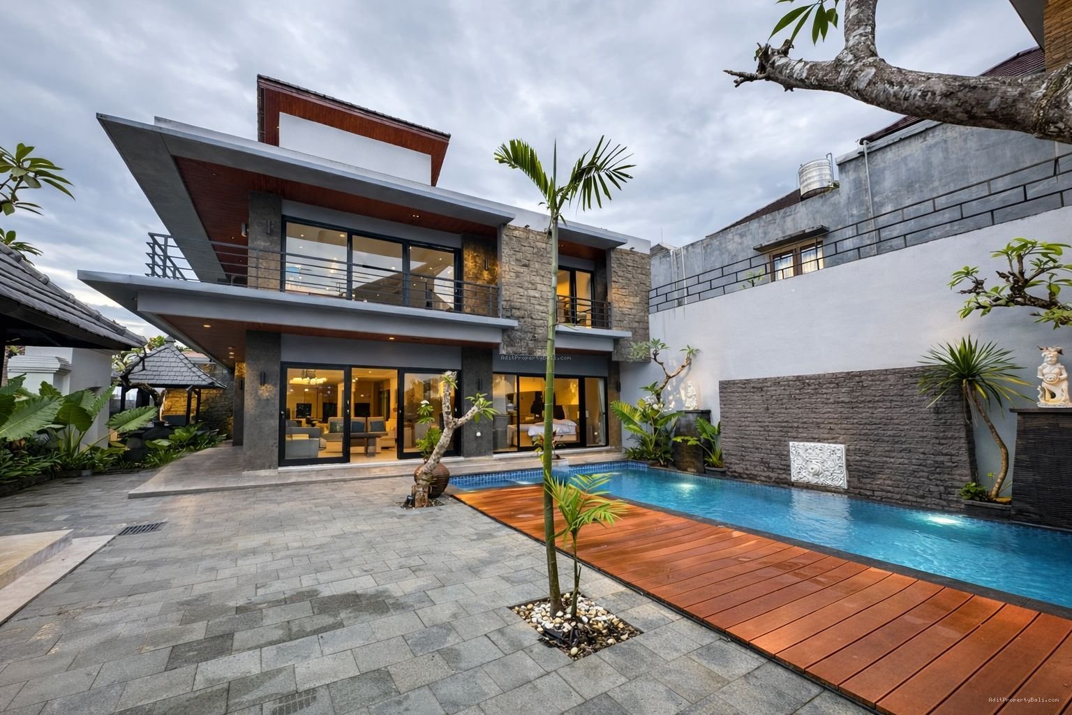 Villa Sunset Road Seminyak Bali