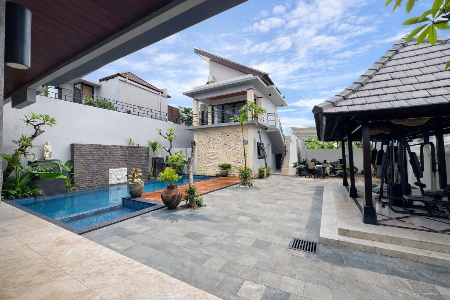 Villa Sunset Road Seminyak Bali