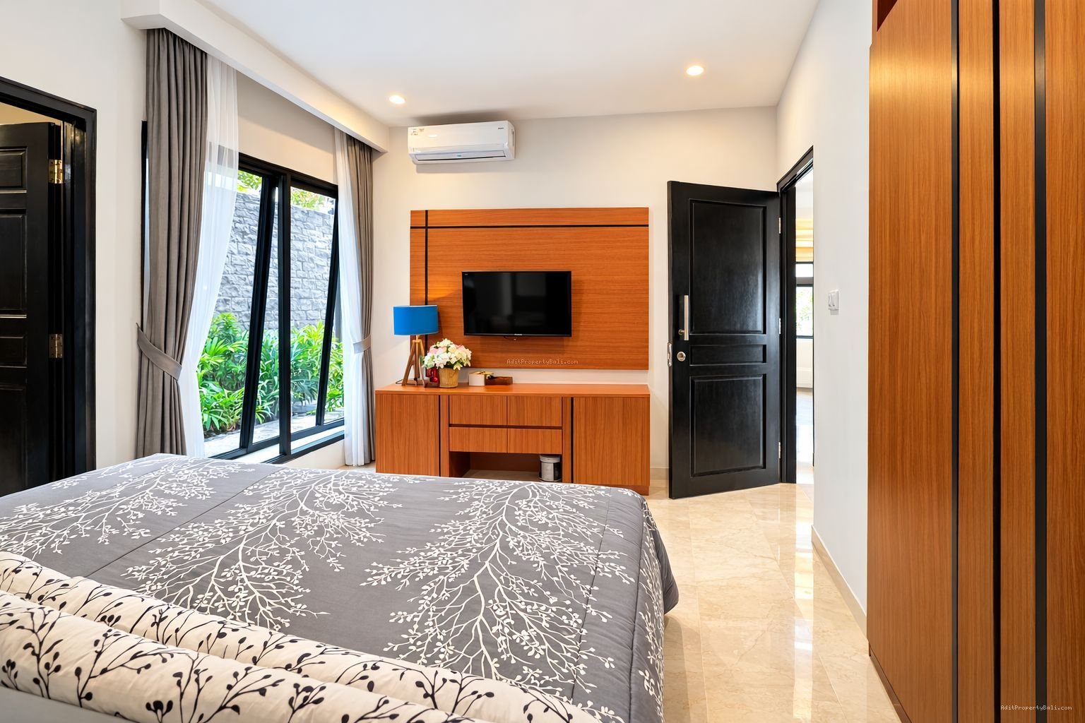 Villa Sunset Road Seminyak Bali